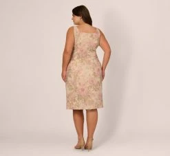 Adrianna Papell Plus Size Sleeveless Floral Matelasse Sheath Dress With Pleated Details In Rose Multi -Adrianna Papell Shop AP1D105243 AE590 Plus Back